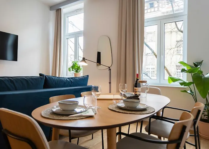 Flok Design Apartments- Botanical Garden
